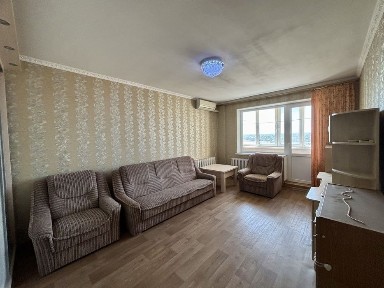 Продам трикімнатну квартиру мкр Північний