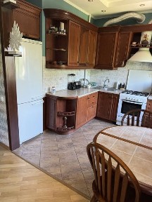 Продаж 2 кв центр сталинка с євро ремонтом