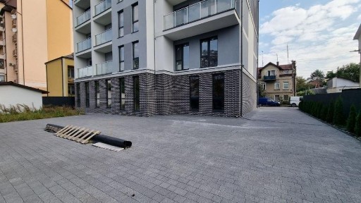 продаж фасадного комерційного приміщення по вул. Кодукторська