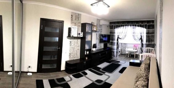 Продам 1 ком. квартиру на ж/м Парус. Срочно!