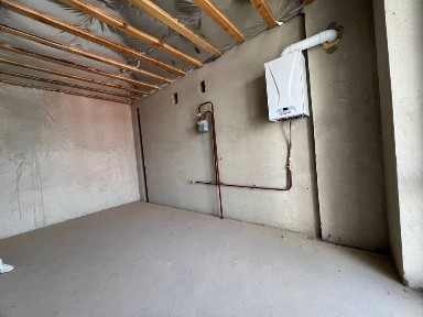 Однокімнатна квартира у заселеному будинку.