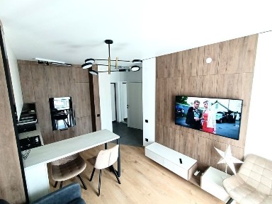 Просторі Двокімнатні апартаменти в центрі. Срібний дім Люкс. Вільна