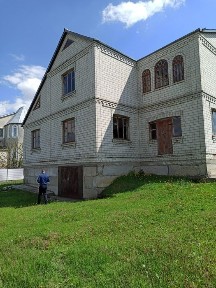 Продаю будинок (без внутрішніх робіт )