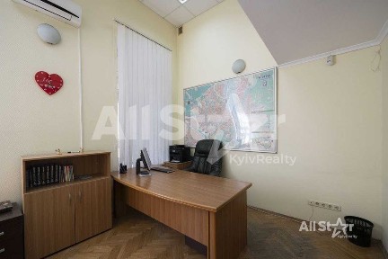 Продаж 3к квартири в Києві, Ольгинська вул. 2/1 Без комісії