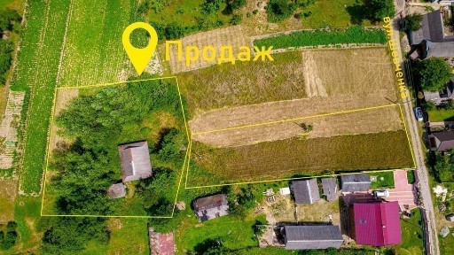 Старий будинок з перспективною ділянкою.