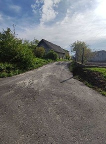 Продається одноповерховий будинок, жилий стан, біля Івано-Франківська.