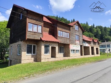 Продаж будинку під комерційну діяльність у с. Шешори неподалік річки