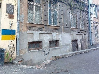 вулиця Юрія Олеші, мікрорайон Центр, район Приморський, Одеса, вул. Юрія Олеші, триповерхова будівля • ID 33028161