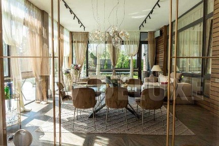 Київська область, Нові Безрадичі