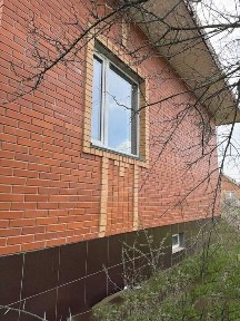 Двоповерховий Цегляний Будинок. 30 Соток. Металопластикові вікна.