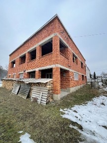 Продається будинок новобудова, перший поверх - жилий