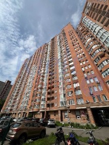 Киев, Осенняя ул., 33