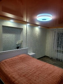 ЦЕНТР. Квартира- студия посуточно.