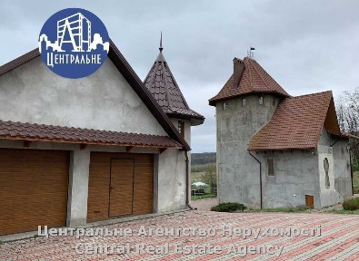 Продається будинок із великою власною ділянкою