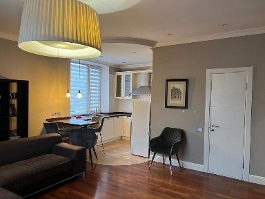 3-Кімн. квартира з дизайн ремонтом - метро Васильківська (Голосіїво)