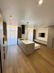 Продаж пентхауса VIP-класу біля ТЦ «Майдан»