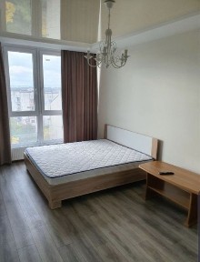 1 кімнатна біля парку