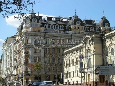 Трикімнатна квартира Богдана Хмельницького 30/10, Золоті Ворота