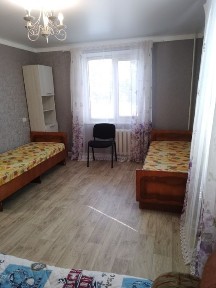 Квартира однокімна подобово.