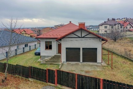 1 пов ОСОБНЯК з ремонтом ПАСІЧНА, сонячні панелі 30 кЛв