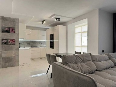 Терміново! Двокімнатна біля озера і парку