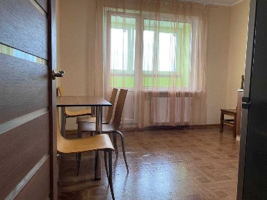 Продаж 2 кім. квартири вул. Ревуцького, 54 метро Харківська 12 хвилин