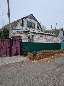 Шпола, центральна вулиця, продаж частини домоводіння!