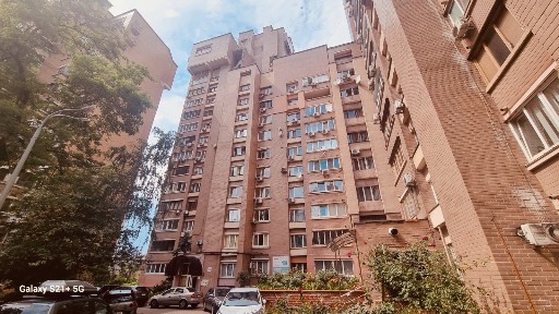 Киев, Владимира Антоновича ул., 100