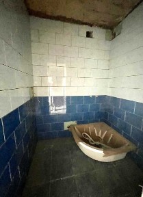 Продаж 3 кімнатної квартири під ремонт.