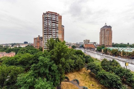 Київ, Печерський, бульвар Лесі Українки 21Б