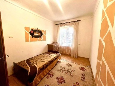 Продаж 3 кімнатної квартири особнякового типу вул. Бодянського