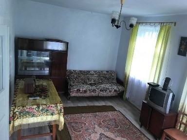 Частина будинку в смт. Вороновиця, вул. Молодіжна. Дві окремі спальні.