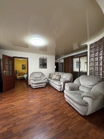 Продаж 2- во кімнатної квартири в центрі міста