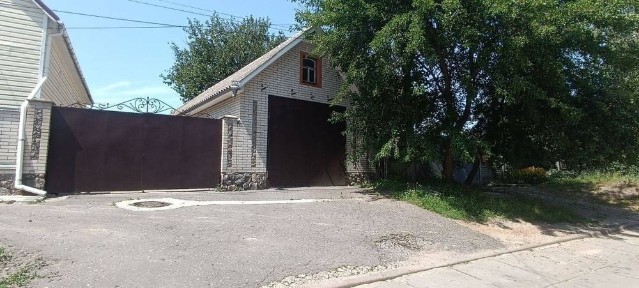 Продам СВІЙ будинок, 10 сот, центр. водопровід, центр. каналізація