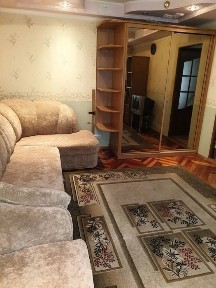 Продам 1 кімнатну квадратиру русановка