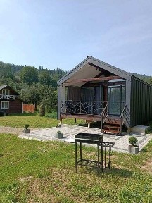 Котедж на 3-х осіб. Вид на гори. Басейн