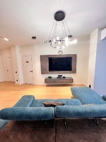 Продаж розкішної 4-кімнатної квартири в новобудові еліт класу на вул.