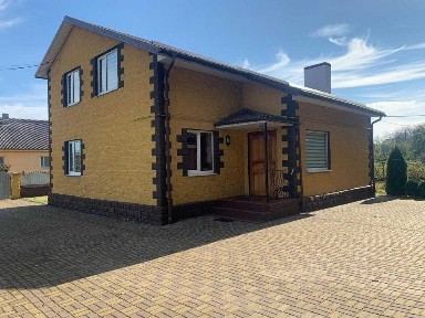 Чудовий мебльований сучасний будинок