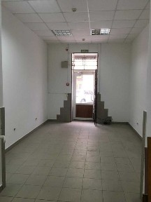 Оренда фасадного приміщення в центрі, біля форуму, Джерельна, 40м2