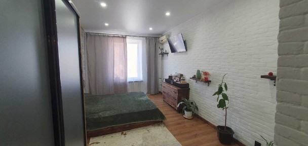 Продам 3к сталінку на площі В. Великого