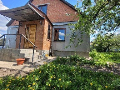 Продам цегляний будинок 1990 р. побудови, в мальовничій місцевості