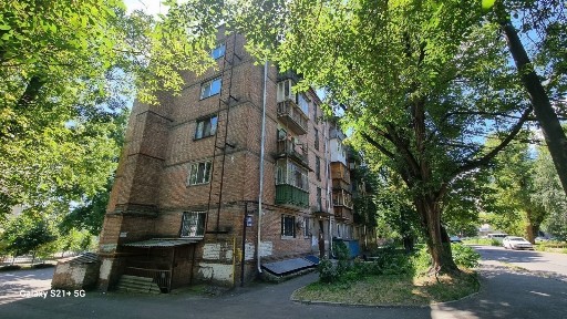 Киев, Автозаводская ул., 21 А