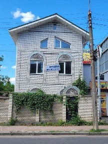 Будинок на червоній лінії в центрі Бердичіва