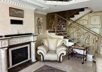 Продаж 3к квартири 92 кв. м на вул. Білецька