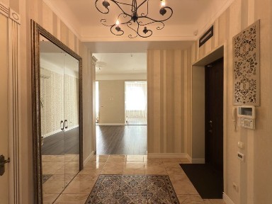 3к Центр «сталинка» (90кв) 2/3кирп, закрытый двор, а/отопление