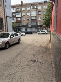 Продається 1 кімнатна квартира на площаді Визволення.