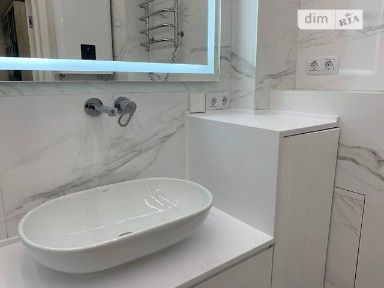 Продаж 2к квартири 65 кв. м на просп. Героїв Харкова 162