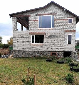 Продається будинок з власною водоймою