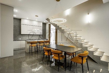 Здається в оренду сучасний будинок з газом і новим ремонтом)