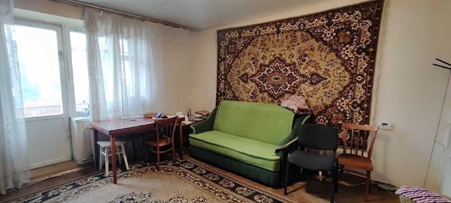 Трикімнатна квартира покращеного планування з автономним опаленням